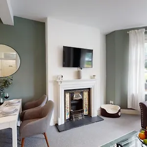 https://taff-towers-deluxe-2-bed-cardiff-city-center-apartment.cardiffhotelswales.com